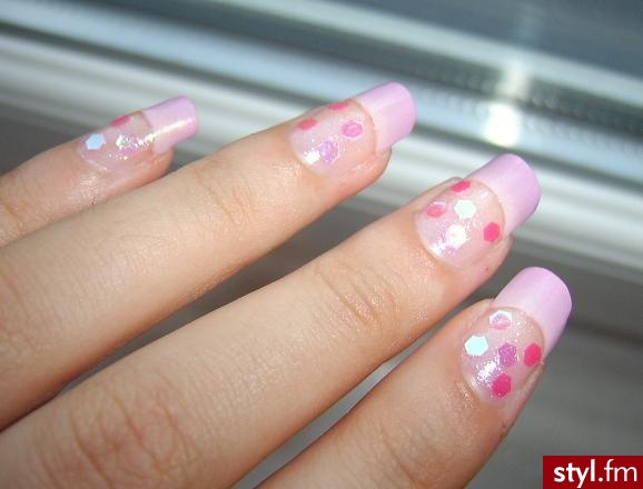 French In The Mood + Holo. French wykonany lakierem zmieniającym kolor. Pazurki oczywiście moje naturalne. - Paznokcie