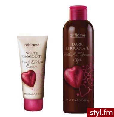 Czekoladę uwielbiają niemal wszyscy, stąd też niemalejącym powodzeniem cieszą się kosmetyki o czekoladowym zapachu
.

Oriflame, idąc o krok dalej, oddaje w nasze ręce serię biało-czarną lub, jak kto woli słodko-gorzką, w której skład wchodzi nawilżając - Misz-masz