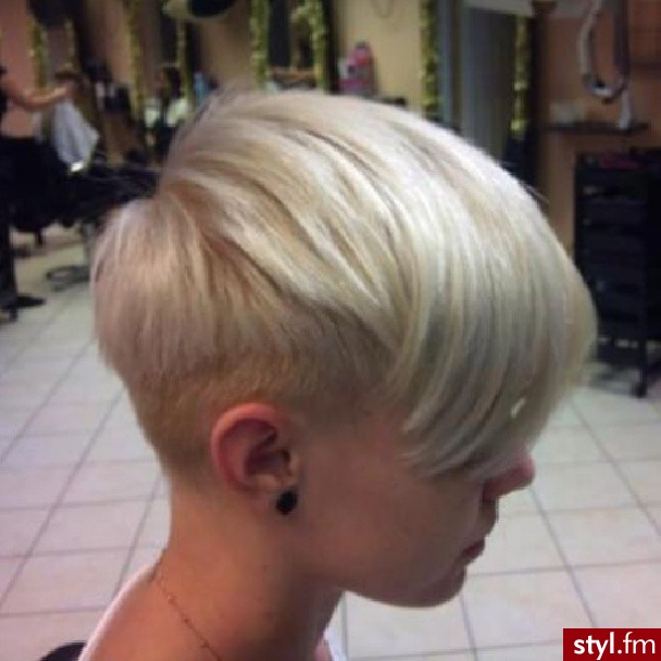 Blond Rozpuszczone Proste z grzywką Na co dzień Krótkie Fryzury