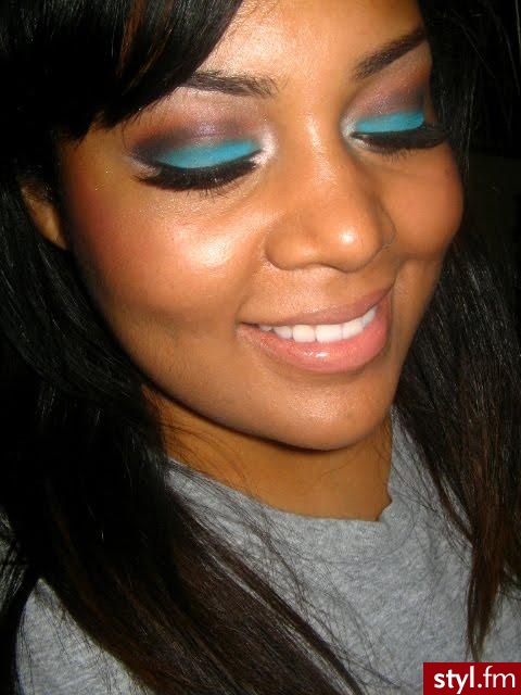 makijaż. Eyes - all MAC
Jewel Blue (lid)
Brown Script (crease)
Shroom (highlight)
Carbon (crease/lower lid)
Vanilla p/m (inner corner)
Blacktrack f/l
Ardell Whispies lashes - Makijaże
