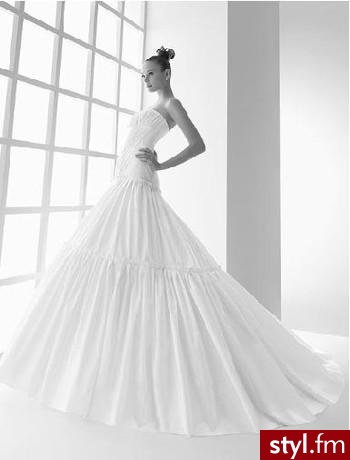 say yes to the dress :). http://www.kleinfeldbridal.com/index.cfm?pid=52&item_id=11495&rowid=2&page=1 - Suknie ślubne Ślub Moda