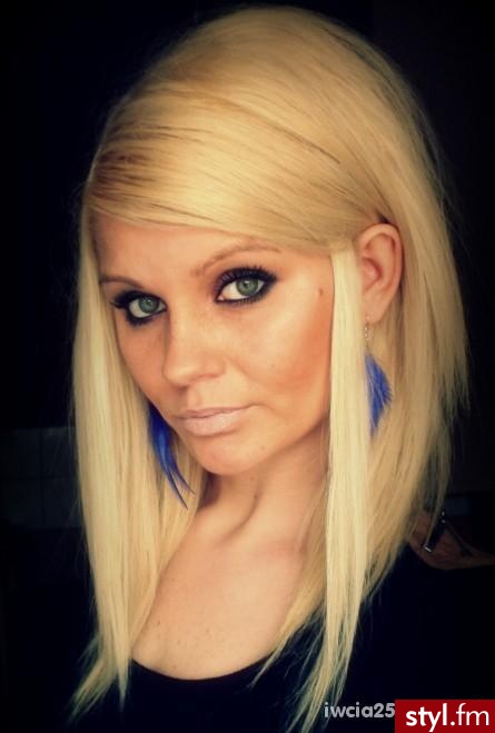 Blond Rozpuszczone Proste Na co dzień Średnie Fryzury