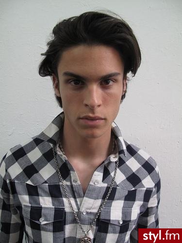 Baptiste Giabiconi

Facet jest niesamowity <3 - Misz-masz