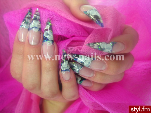 Wykonał: Instruktor NEW NAILS. SZKOŁA STYLIZACJI PAZNOKCI I SKLEP FIRMOWY NEW NAILS - - ul.Grzybowska 2/1, 00-131 Warszawa tel: +48 22 408 88 61 fax: +48 22 408 88 62 - - szkolenia@new-nails.com www.new-nails.com - Paznokcie
