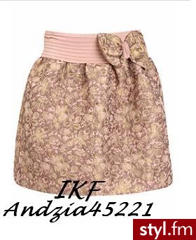 Gold jacquard prom skirt
Cena £30.00 - Pozostałe Ciuchy Moda