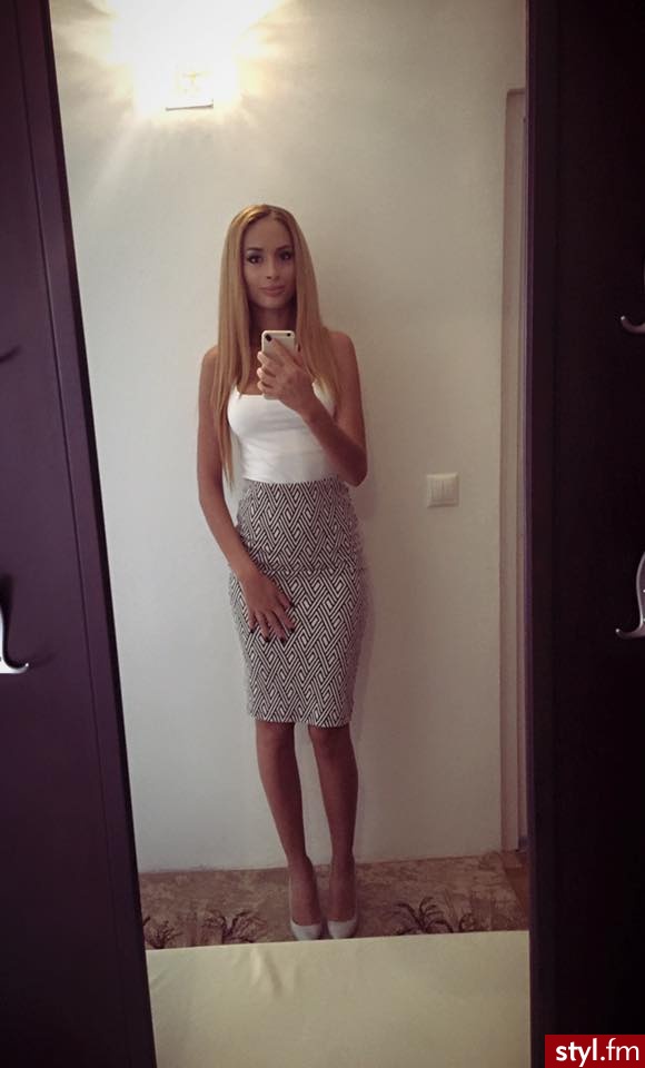 Średnie Spódnice Moda