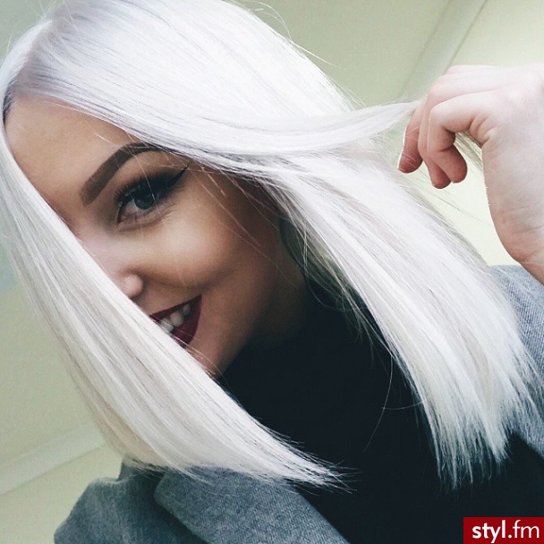 Blond Rozpuszczone Proste Na co dzień Średnie Fryzury