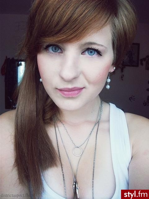Średnie Fryzury