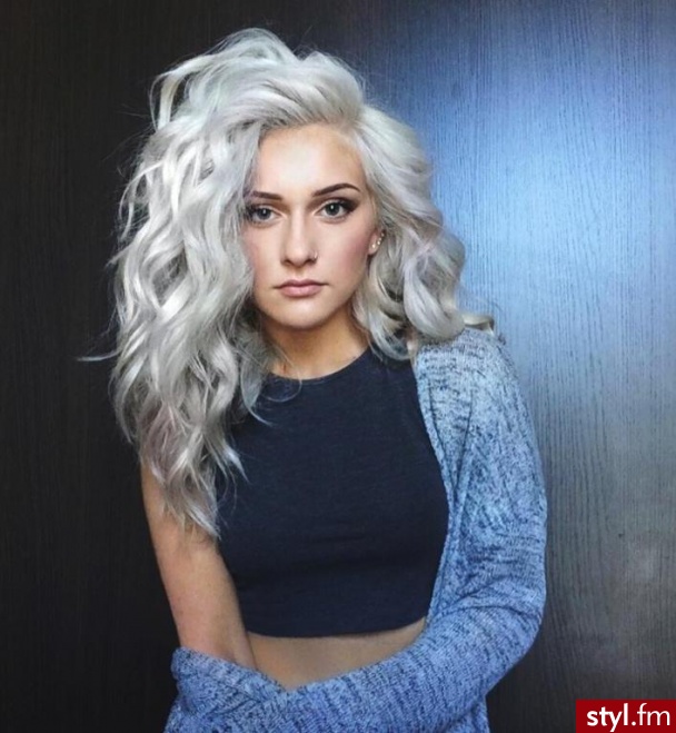 Blond Rozpuszczone Kręcone Na co dzień Długie Fryzury