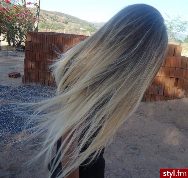 Blond Rozpuszczone Proste Na co dzień Długie Fryzury