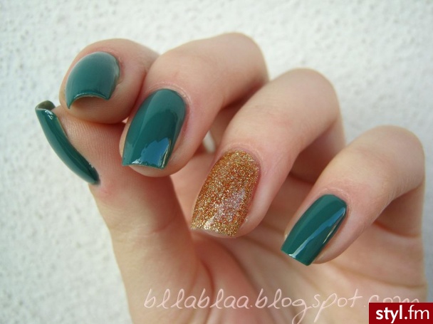 http://bllablaa.blogspot.com/ - Kwadratowe Naturalne Paznokcie