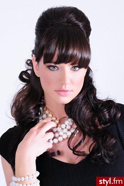 Średnie Fryzury