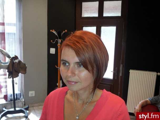 STASZEWSKIHAIRDESIGN szukaj na facebook - Brązowe Rozpuszczone Proste Na co dzień Średnie Fryzury
