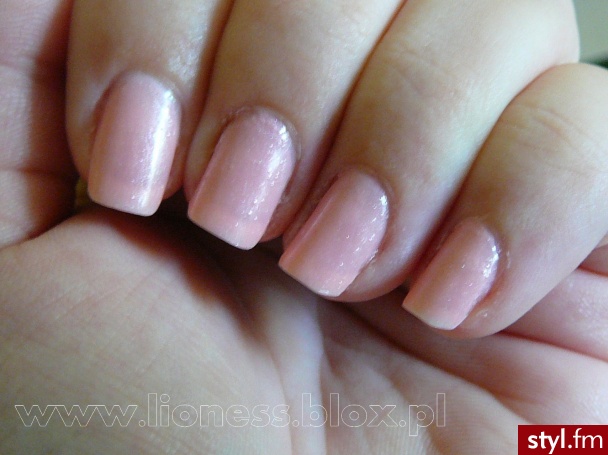 Rimmel - 287 Bahamas Flirt | 
Notka na moim blogu na jego temat:
http://lioness.blox.pl/2013/07/Rimmel-287-Bahamas-Flirt.html - Kwadratowe Naturalne Paznokcie