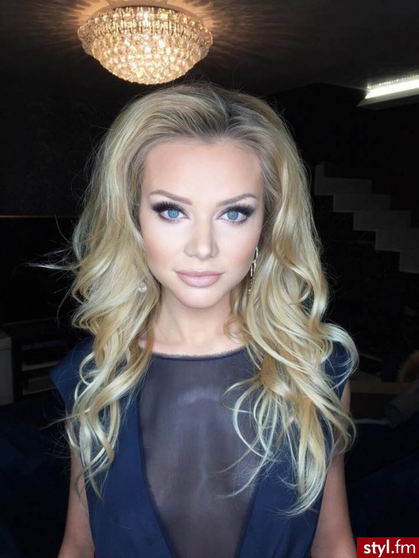 Blond Rozpuszczone Kręcone Na co dzień Długie Fryzury