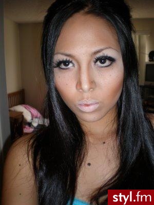 makijaż typu ganguro...czyli blade szminki i cienie do powiek ;D - Makijaże