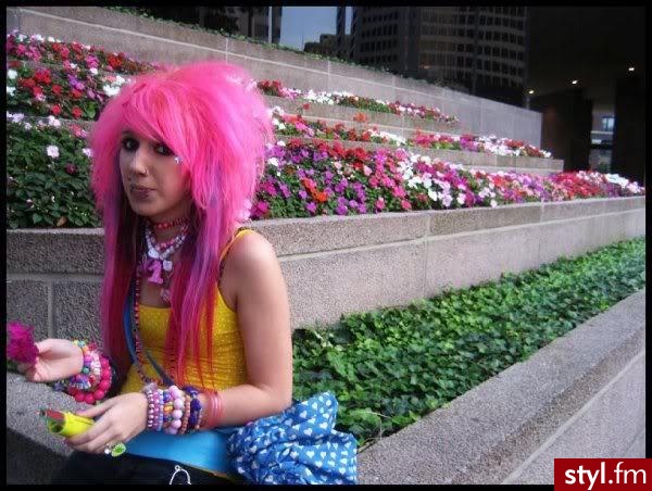 Lexi Lush. Jeśli zdjęcie już jest w galerii podaj link to usunę :) - EMO Alternatywne Średnie Fryzury