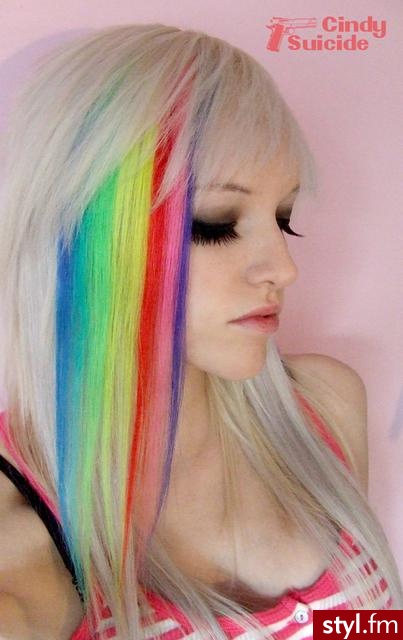 rainbow. ktoś mówił że nieefektowne? - EMO Alternatywne Średnie Fryzury