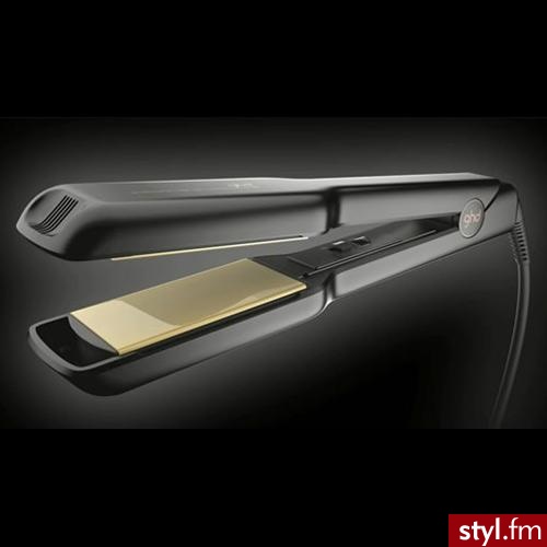 Prostownica do włosów ghd IV Salon Styler to obecnie najbardziej zaawansowana prostownica tego producenta.
Ghd IV Salon Styler przeznaczona jest do tworzenia napiętych loków i oczywiście prostowania włosów półdługich, długich, gęstych, bardzo gęstych. - Misz-masz