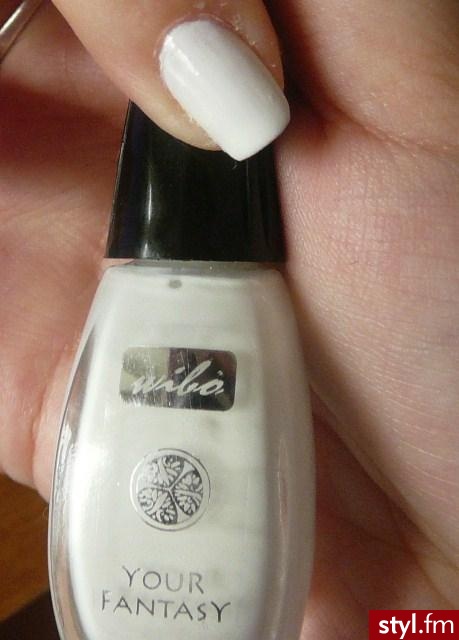 Lakier od Wibo " Your Fantasy " 11 ml Cena: około 5 a 6 zł :) Dostępny w sieci sklepów Rossmann :) Tani i dobry POLECAM ! : ] - Paznokcie