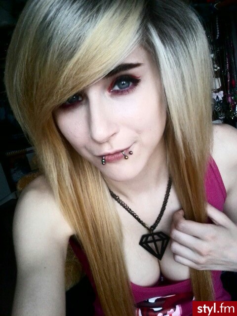 Blond EMO Alternatywne Długie Fryzury