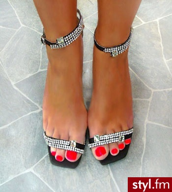 publicity - Szpilki Buty Moda