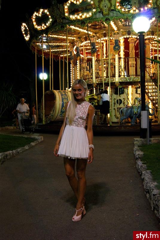Sukienki Moda