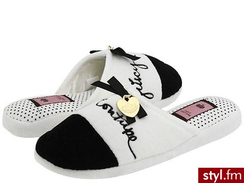 pantofle od Juicy Couture - 64.95$. Na podeszwie mają napis Nighty Night. 
Dostępne także w kolorze różowym. - Pozostałe Buty Moda