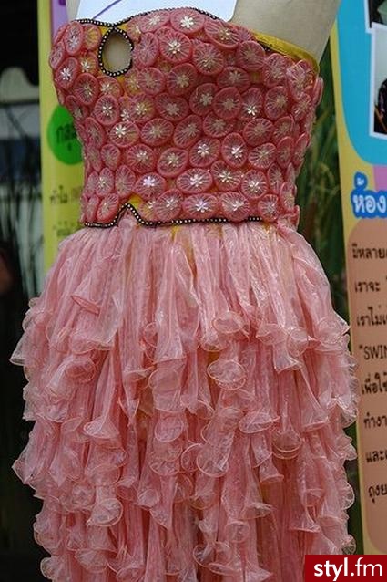 Kreacje z....KONDOMÓW:D - Pozostałe Ciuchy Moda
