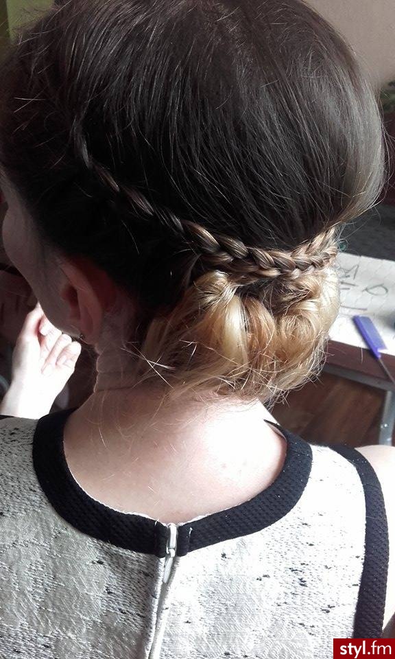Blond Upięcie Proste Wieczorowe Średnie Fryzury