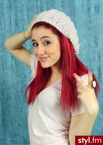 Ariana Grande - Nakrycia głowy Dodatki Moda