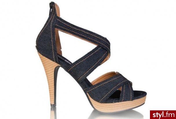 SANDALY OBCAS PLATFORMA WYSOKIE JEANS czarne ! 38 (1053555369) moda.allegro - Allegro.pl - aukcje internetowe, bezpieczne zakupy. Pobrano ze strony: http://moda.allegro.pl/item1053555369_sandaly_obcas_platforma_wysokie_jeans_czarne_38.html#gallery - Pozostałe Buty Moda