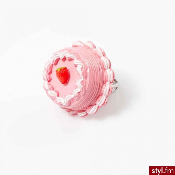 truskawkowy tort pierścionek - 28.69 euro - Pozostałe Dodatki Moda