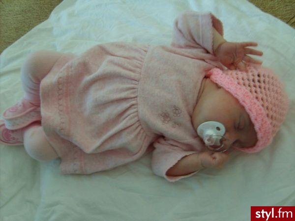 najwygodniejsze buciki ma moja córa, piękne różowe, stylowe, z wysokojakościowej bawełny, super modne a jak wygodne :)) - Pozostałe Buty Moda