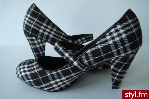 A teraz cos czrnego^^ - Pozostałe Buty Moda