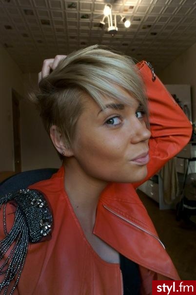 Blond Rozpuszczone Proste Na co dzień Krótkie Fryzury