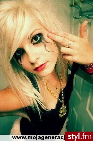 EMO Alternatywne Średnie Fryzury