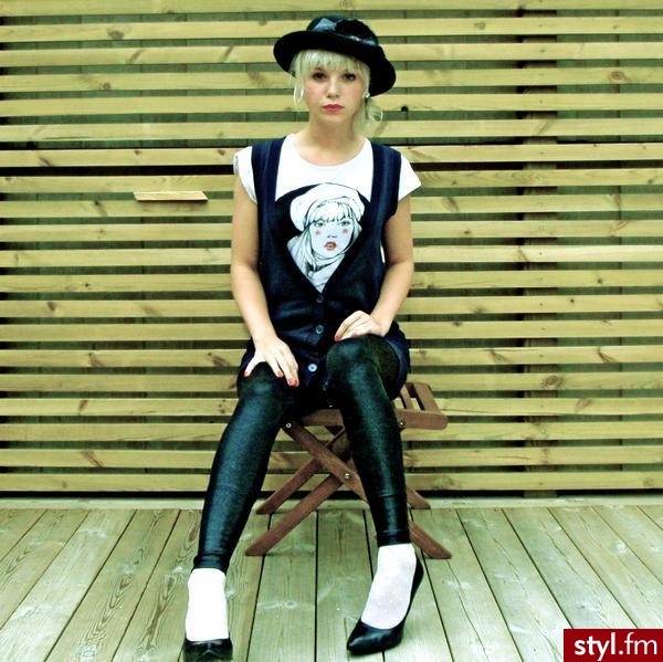 Jeżeli zdjęcie znajduje się już w galerii poproszę o link - Nakrycia głowy Dodatki Moda