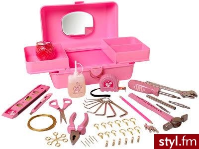 Zestaw narzędzi. Oczywiście dla kobiety :) Do kupienia za £24.95 - Gadżety Inne Moda