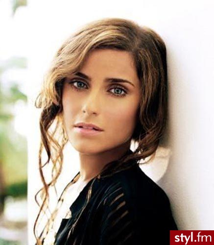 Nelly Furtado:):*:D - Średnie Fryzury
