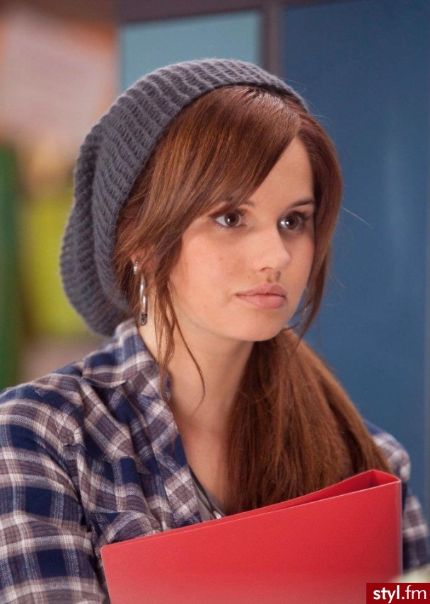 Debby Ryan - Nakrycia głowy Dodatki Moda