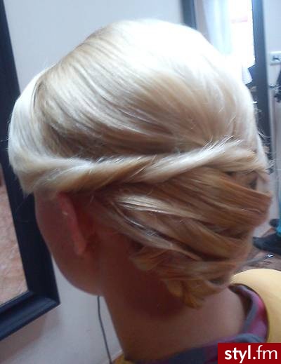Blond Upięcie Proste Wieczorowe Średnie Fryzury