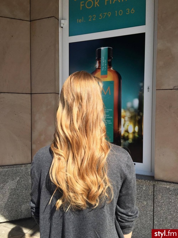 http://forhairsobieski.pl/ KOLORYZACJA Z OLAPLEX WARSZAWA FOR HAIR - Blond Rozpuszczone Kręcone Na co dzień Długie Fryzury