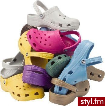 W ciągu kilku minionych lat pobiły rekordy popularności zarówno w Stanach Zjednoczonych, jak i Europie.

Założycielom firmy Crocs marzyły się idealne buty na łódkę. W takim superwygodnym bucie chcieli połączyć modę, funkcjonalność i zabawę. - Pozostałe Buty Moda