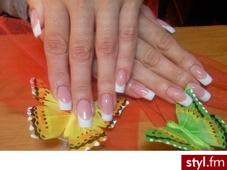 akrylowe na formie. na formach papierowych - Paznokcie