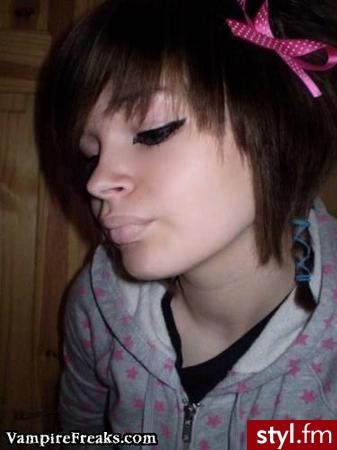 :) - EMO Alternatywne Średnie Fryzury