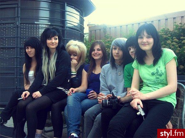 To nie mój fryz i nie moje foto! - EMO Alternatywne Średnie Fryzury