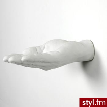 Pomysłowe i z pewnością oryginalne naścienne wieszaki RĘCE - 75$ - Gadżety Inne Moda