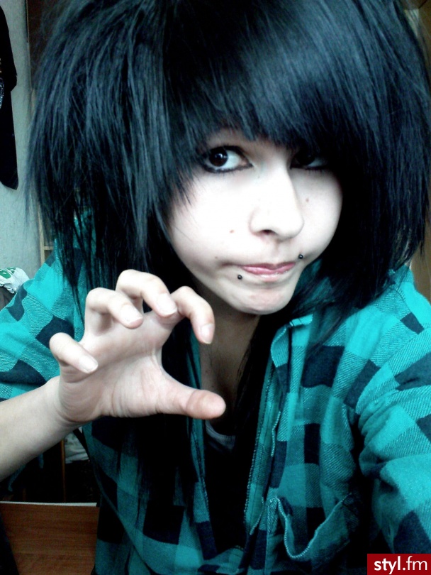Yuku Muku. trÓ emo scene kurfa - EMO Alternatywne Średnie Fryzury