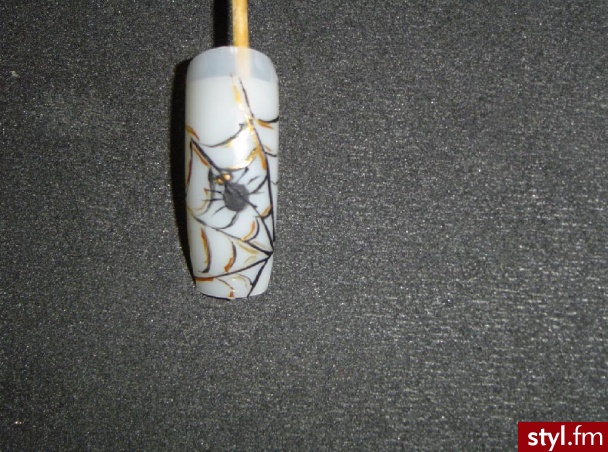 Autor: rozkwitka Czarna wdowa :). Autor: <b>rozkwitka</b><br /> - Paznokcie